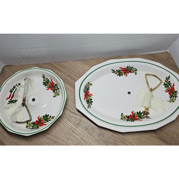 Pfaltzgraff Christmas Heritage Set of Two Holly Nut / Candy Tray Christmas - Picture 2 of 6
